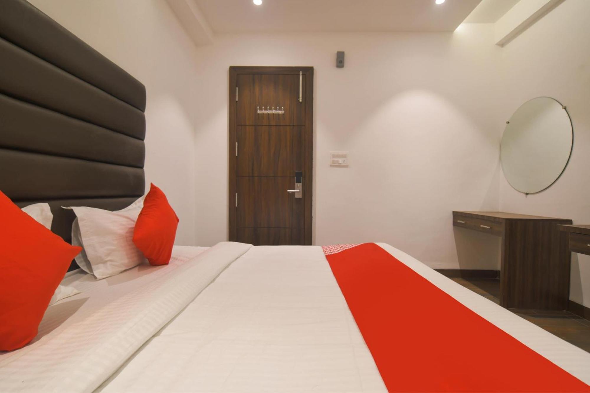 Hotel O Rudraksh อินดอร์ ภายนอก รูปภาพ
